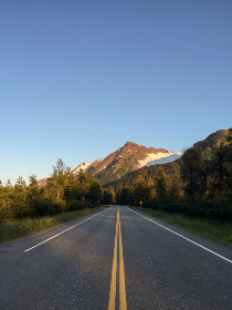 全球治理视角下的线上赌博站发展趋势与法律框架比较分析
